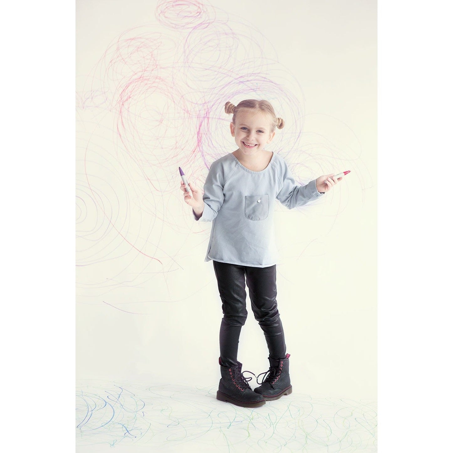 Casilda y Jimena - Girls Back Bow Sweater With Front Pocket, Grey