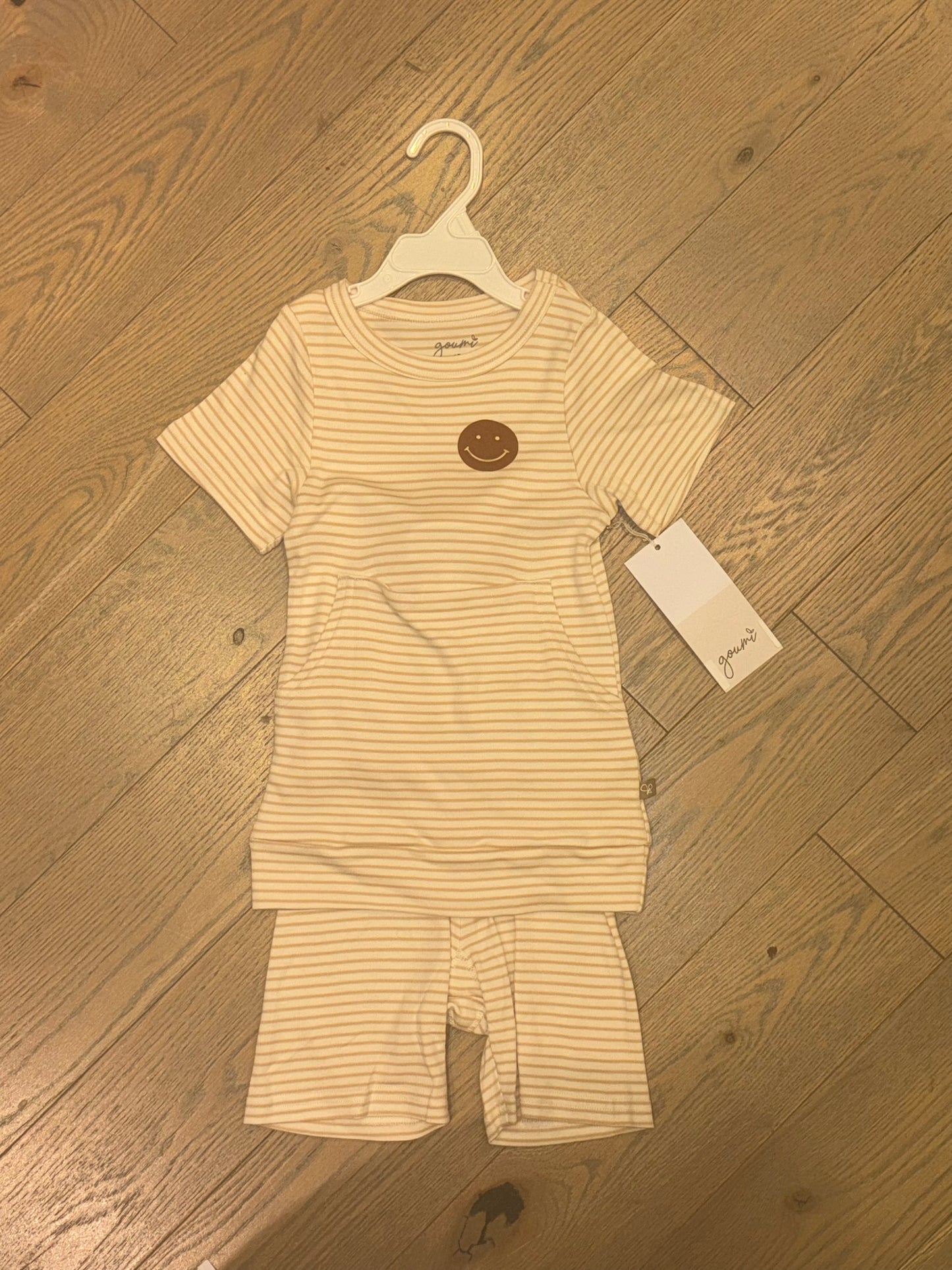 Goumi - Comfy Striped Short Sleeve Tee and Shorts Biker Set - Smiley